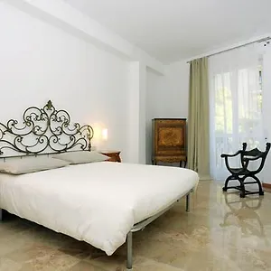 https://casteddhouse.in-sardinia.net