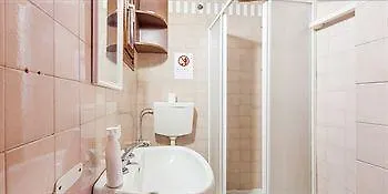 Sleep Easy Hostel Verona 0*,  Italy