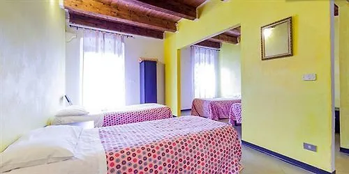 Hotel Sleep Easy Hostel Verona Italy