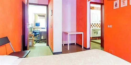 Sleep Easy Hostel Verona Hotel
